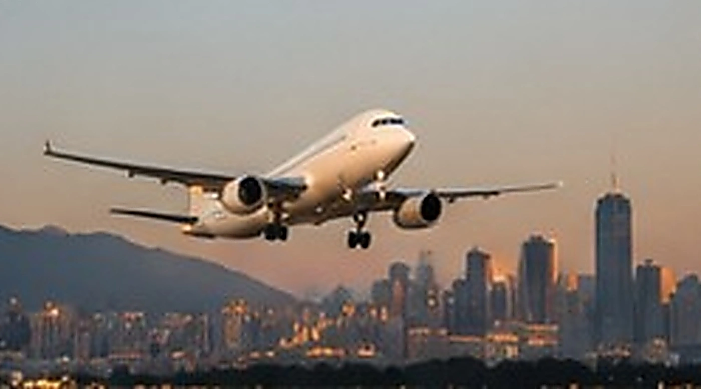 LOT Polish Airlines aircraft in flight